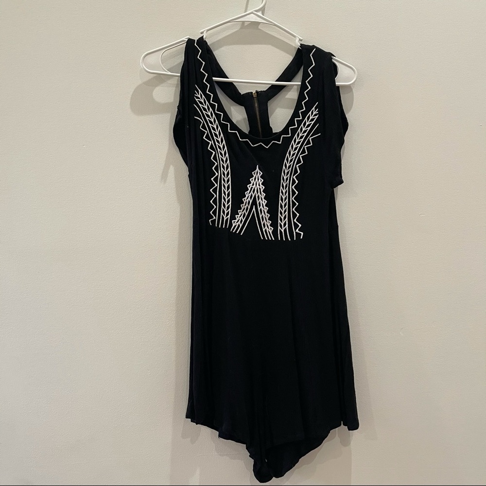 Brandy Melville Black and White Embroidered Romper - Picture 2 of 4